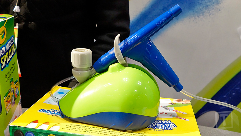 Illustration for article titled Turn Crayola Markers Into Spray Paint Without all Those Nasty Fumes